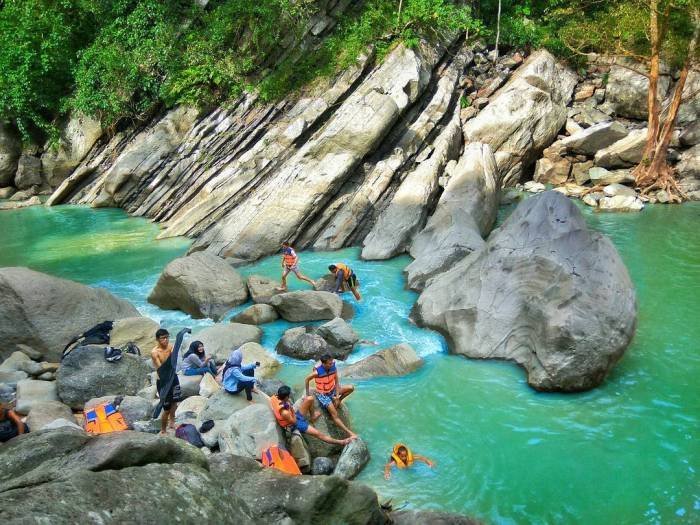 Pesona Alam Bandung: Jelajahi Surga Tersembunyi di Pegunungan