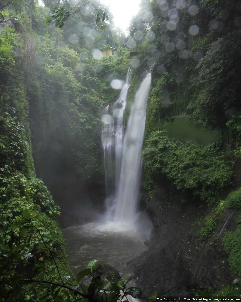 Air Terjun Aling Aling yang memukau