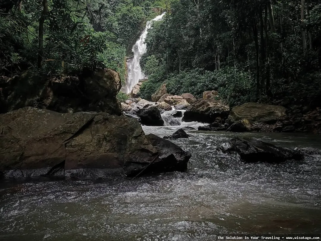 Air Terjun Antrokan Manggisan yang mempesona