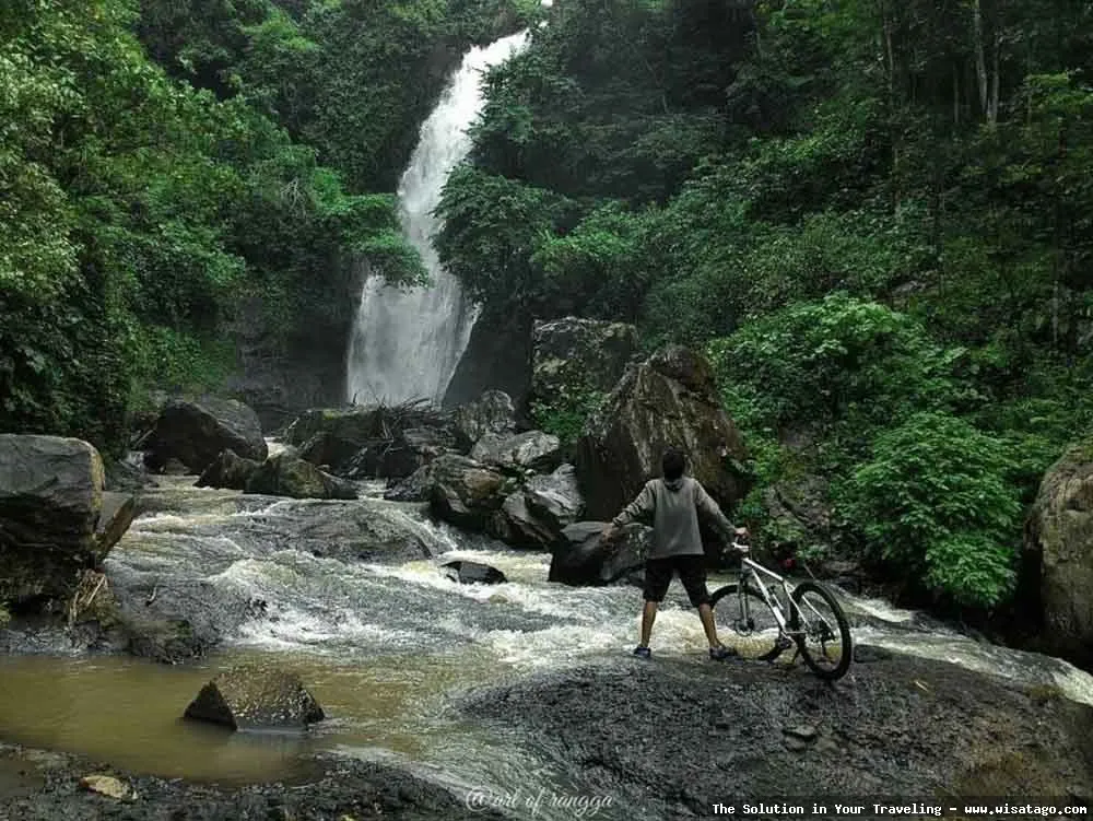 Air Terjun Antrokan Manggisan yang menawan
