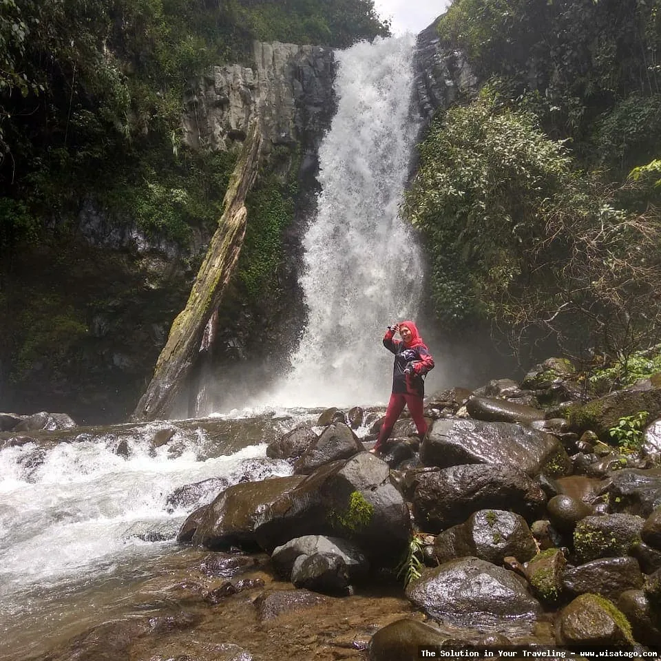 Air Terjun Antrokan Manggisan yang mempesona