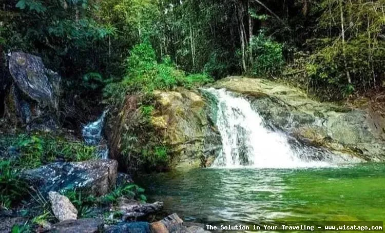 Air Terjun Batu Ampar yang mempesona