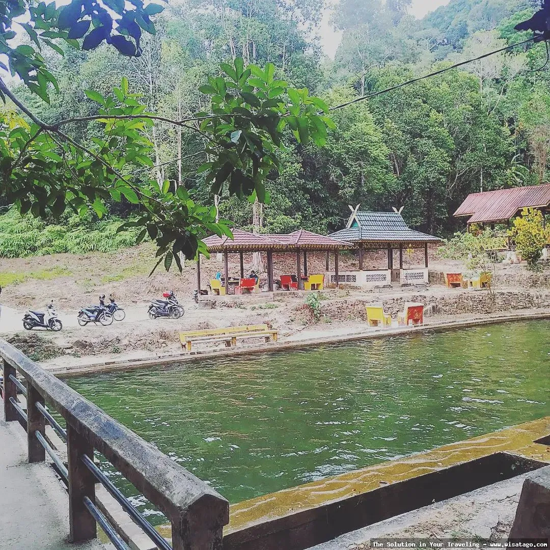 Air Terjun Batu Ampar yang menawan