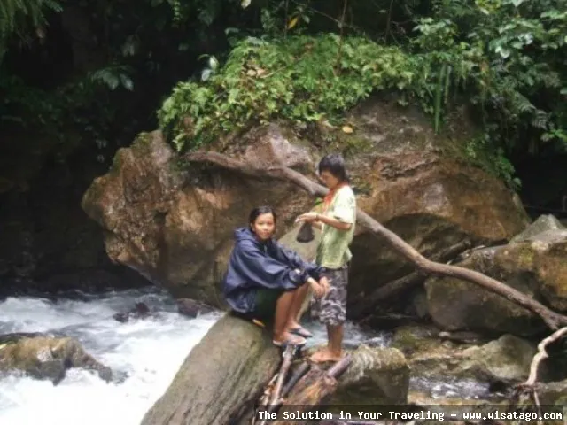 Air Terjun Batu Layang yang mempesona