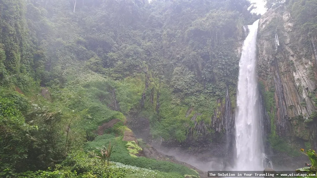 Air Terjun Batu Layang yang mempesona