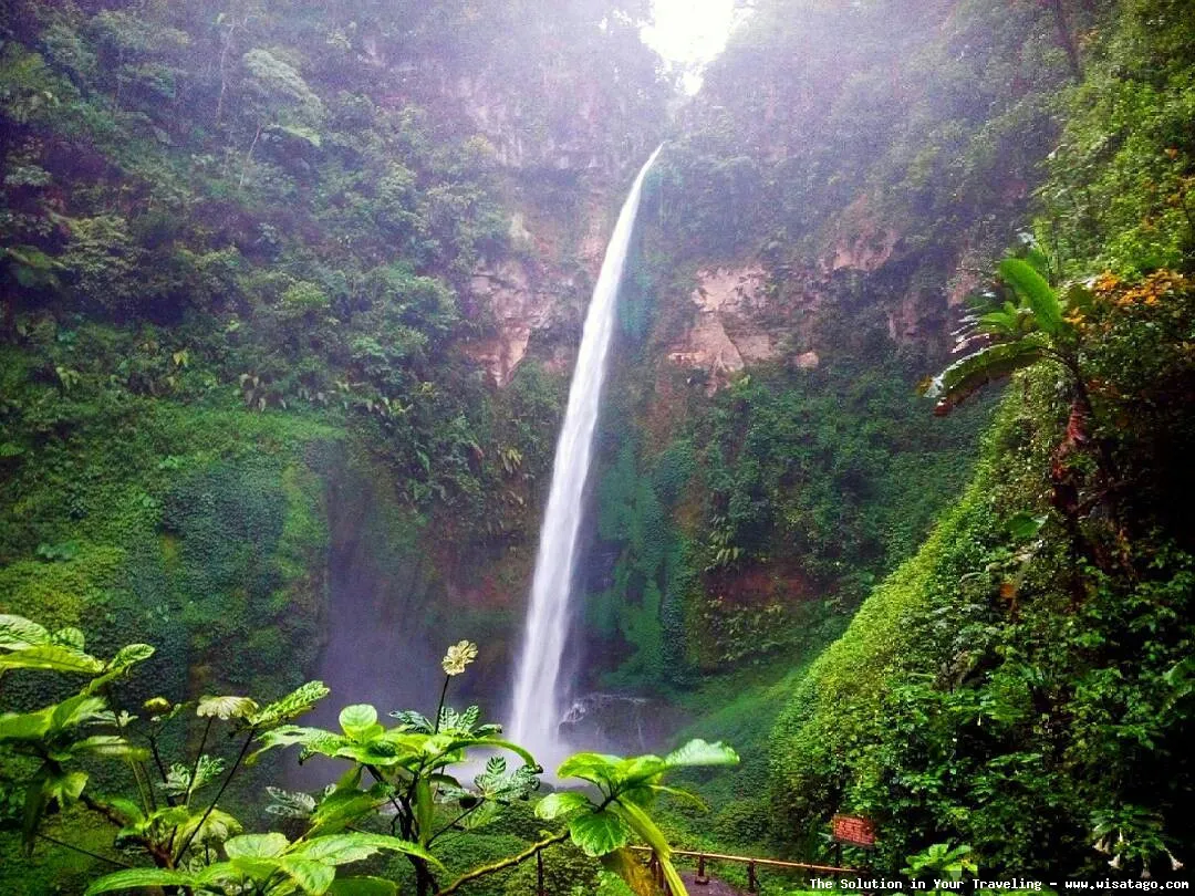 Air Terjun Coban Pelangi yang memukau.