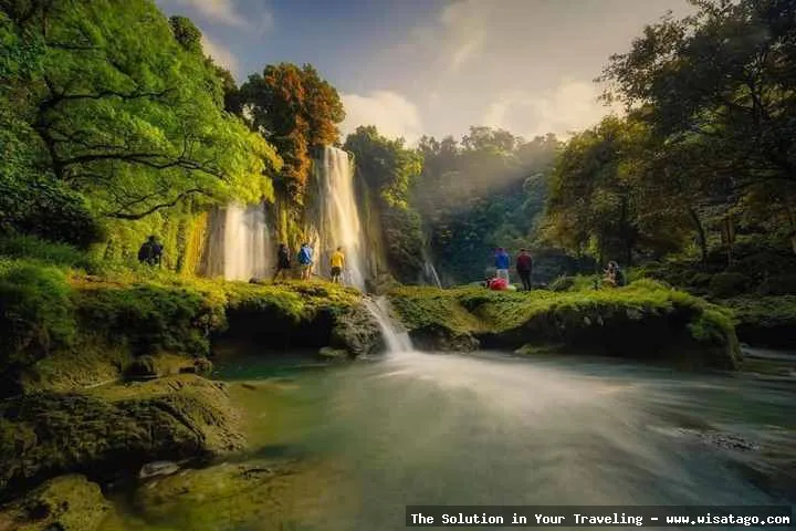 Air Terjun Curug Cikaso yang mempesona
