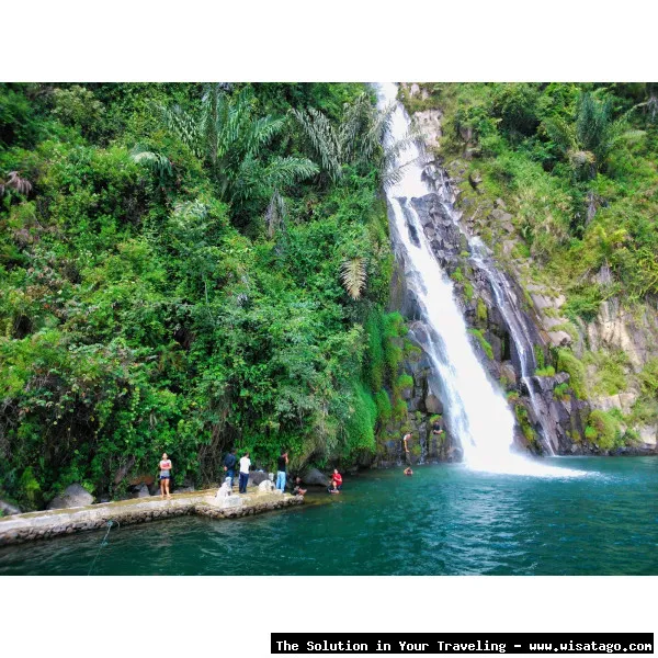 Air Terjun Geluguran yang menawan alami