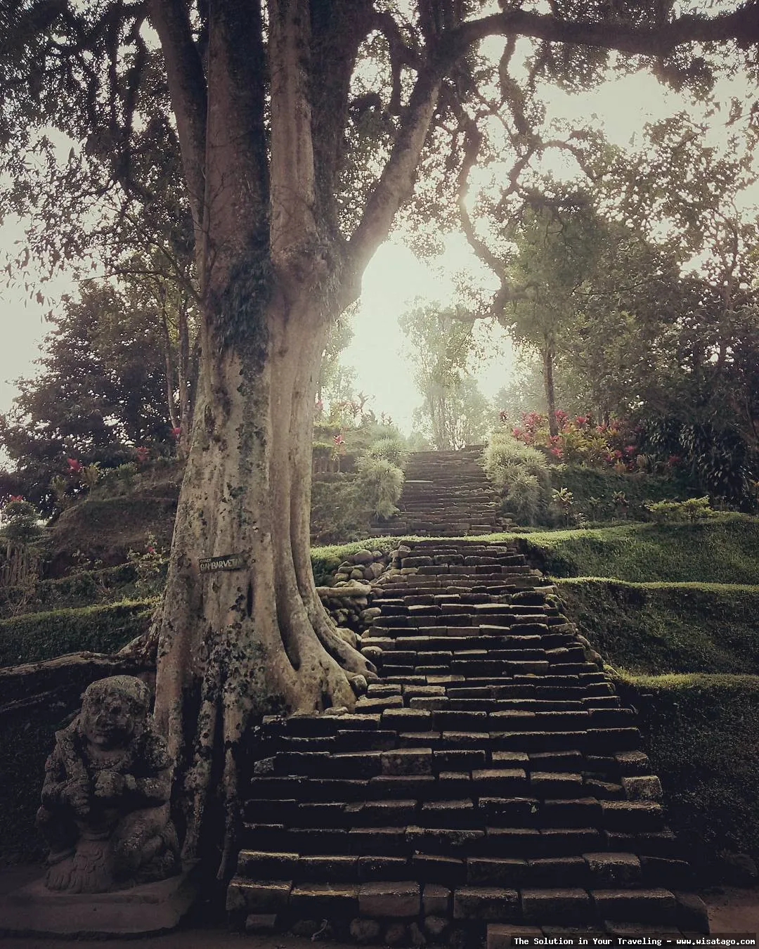 Air Terjun Gentongan yang menawan alami
