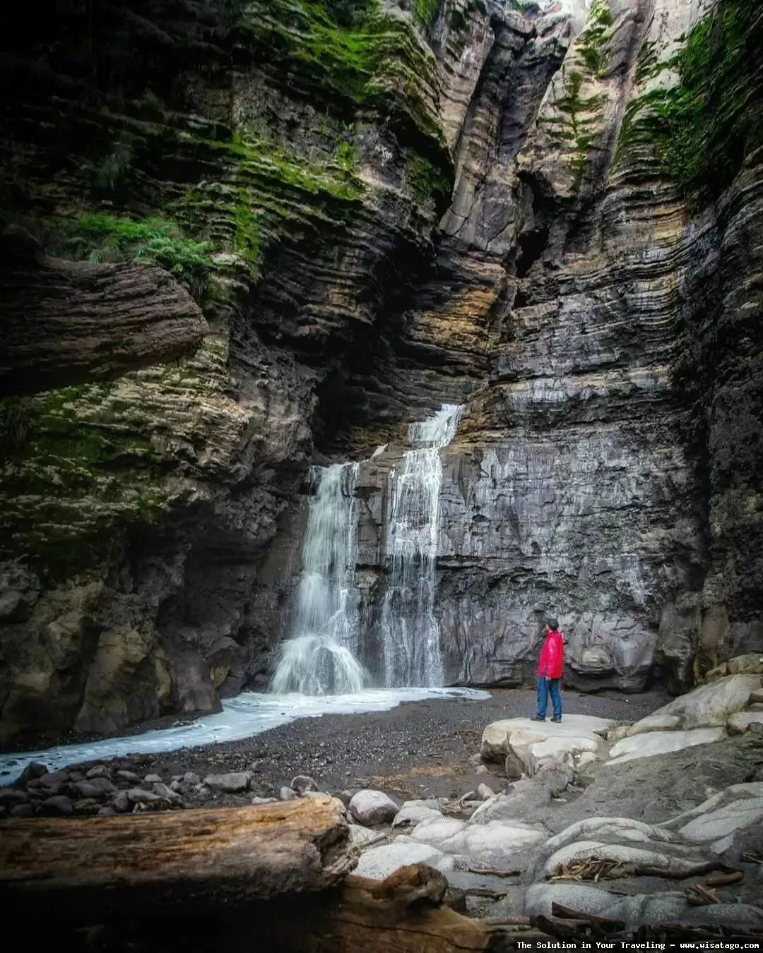 Air Terjun Gentongan yang menawan alami