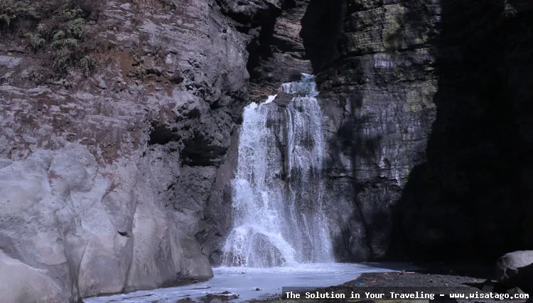 Air Terjun Gentongan yang menawan alami