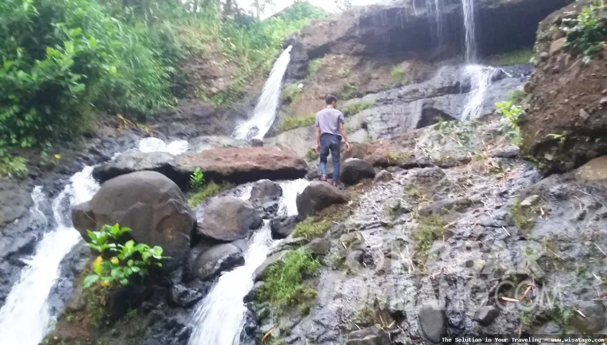 Air Terjun Grenjeng yang menawan alami