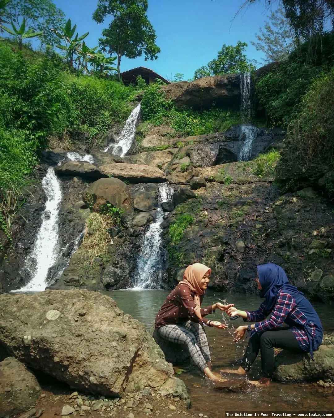 Air Terjun Grenjeng: pesona air terjun.