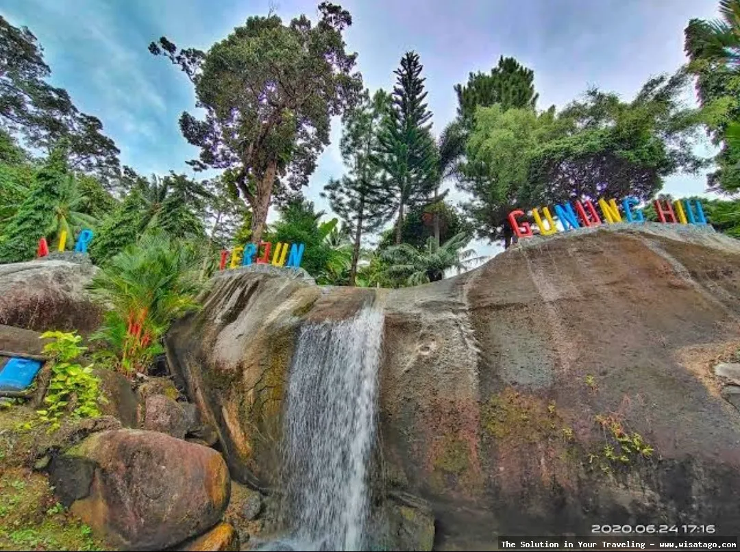 Air Terjun Gunung Hiu yang mempesona
