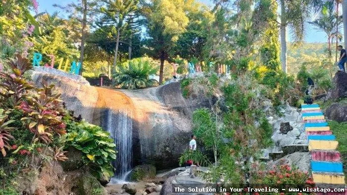 Air Terjun Gunung Hiu yang mempesona