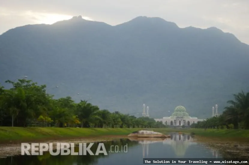 Air Terjun Gunung Ranai yang menawan