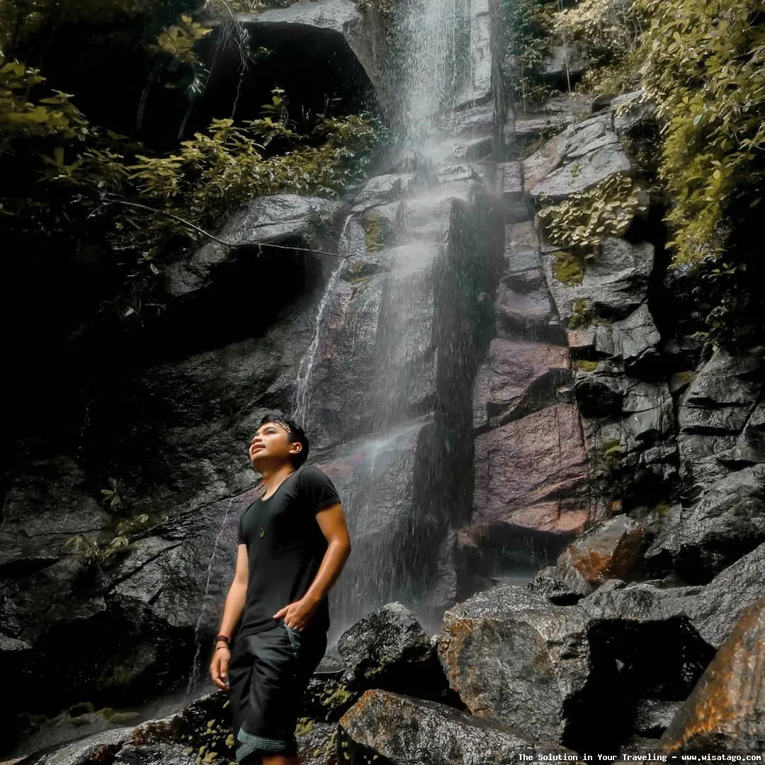 Air Terjun Gunung Ranai yang menawan