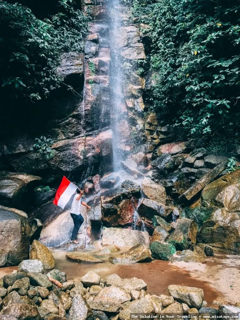 Air Terjun Gunung Ranai nan mempesona