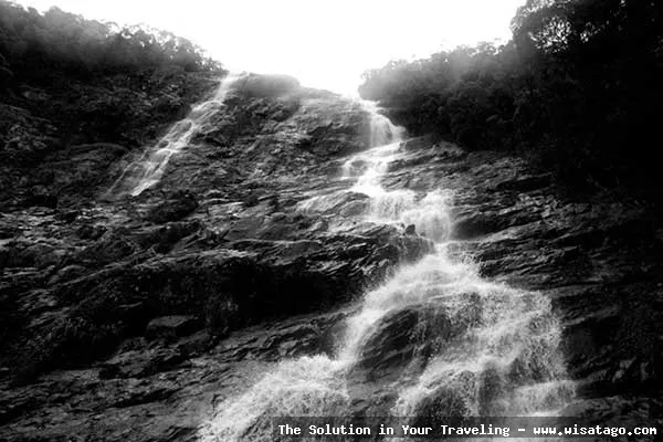 Air Terjun Jelutung yang menawan alami
