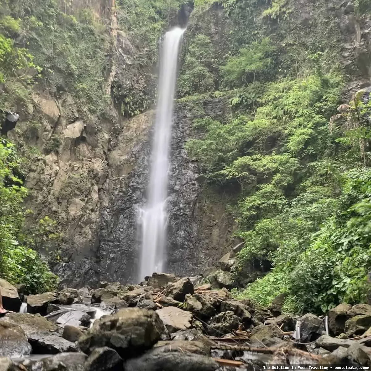 Air Terjun Laccar yang menawan alami