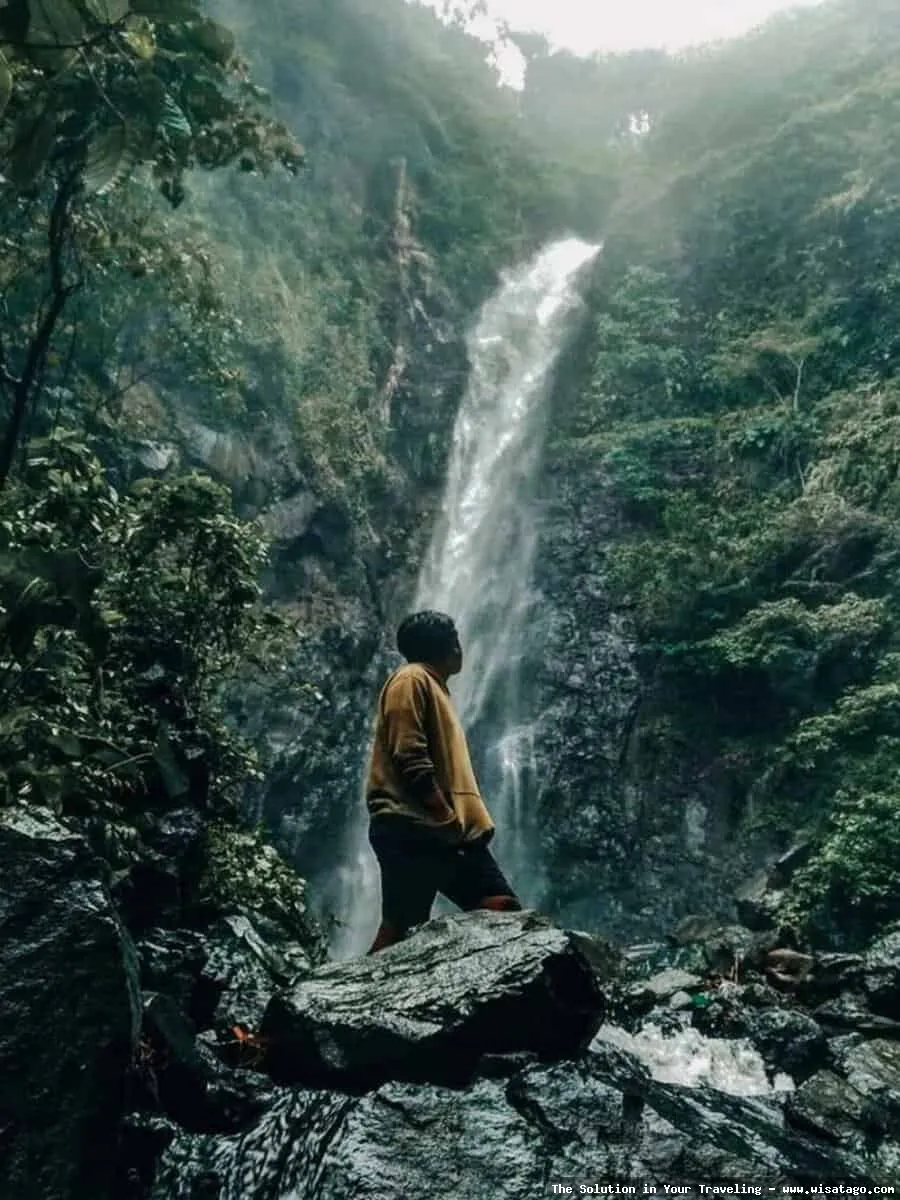 Air Terjun Laccar yang menawan alami