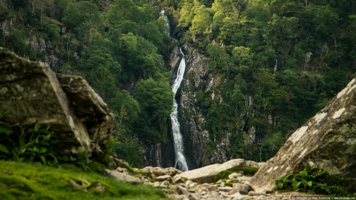 Air Terjun Laccar yang menawan