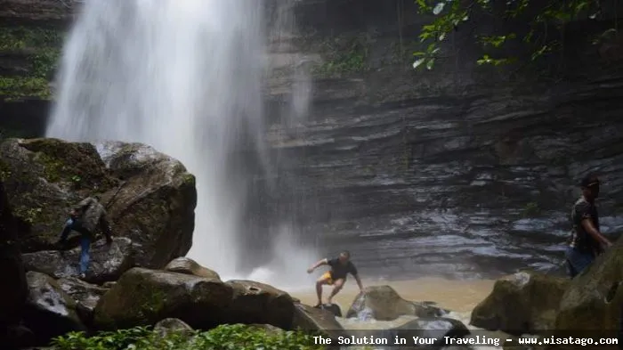 Air Terjun Makunggal yang menawan alami
