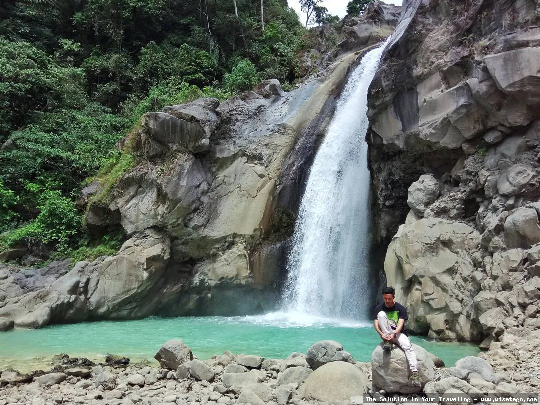 Air Terjun Mangku Sakti yang memukau
