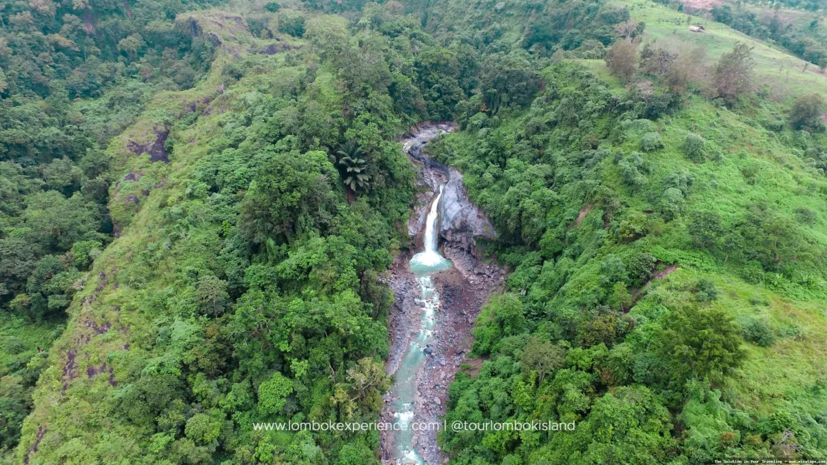 Air Terjun Mangku Sakti yang mempesona