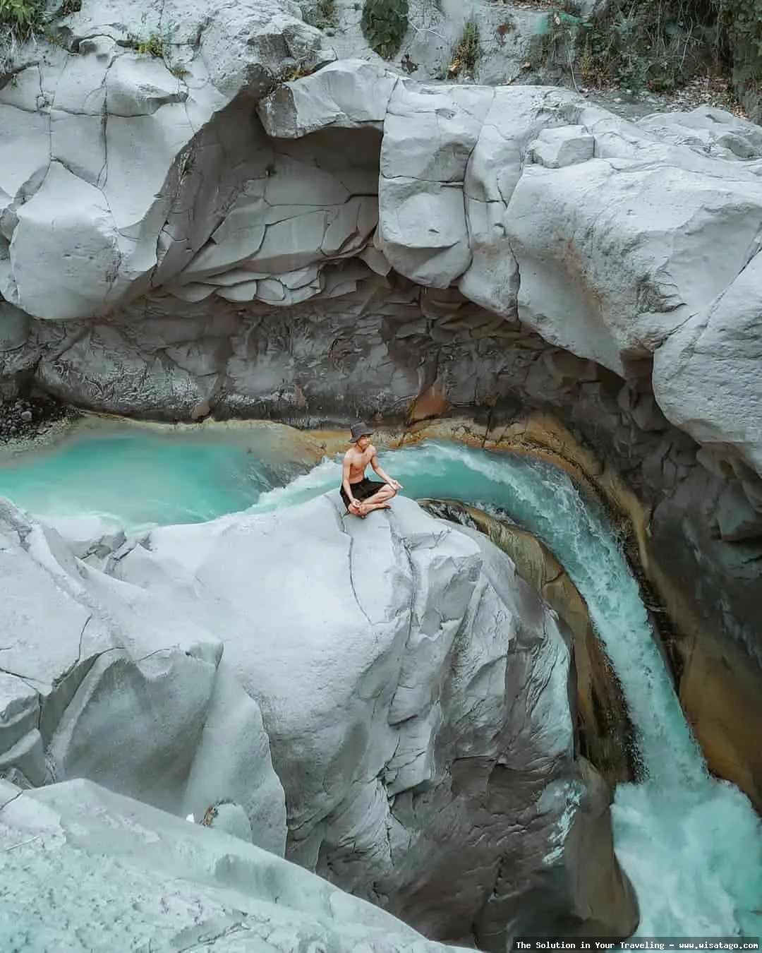 Air Terjun Mangku Sakti yang mempesona