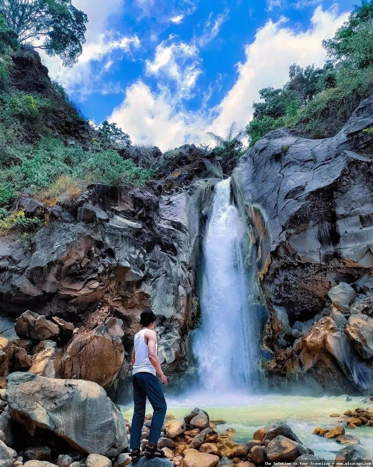 Air Terjun Mangku Sakti yang mempesona