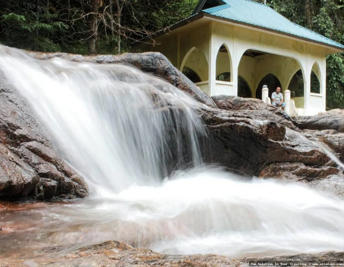 Air Terjun Neraja yang mempesona