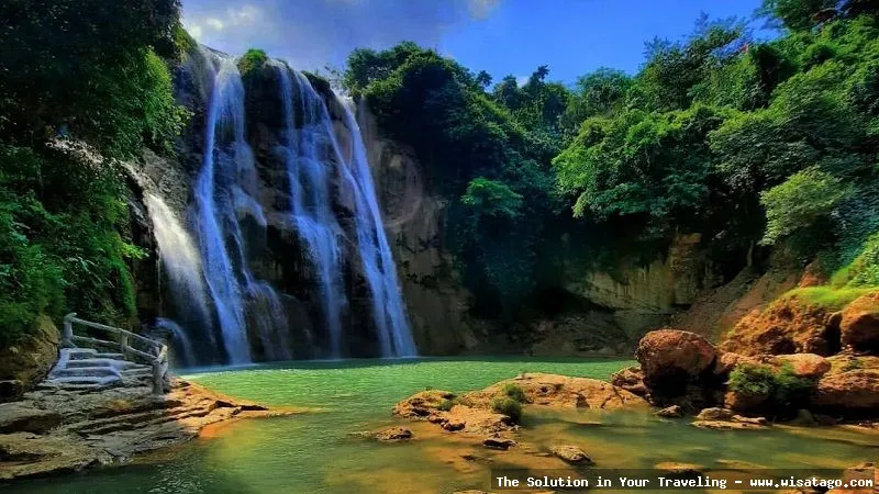 Air Terjun Nglirip mempesona di Tuban.