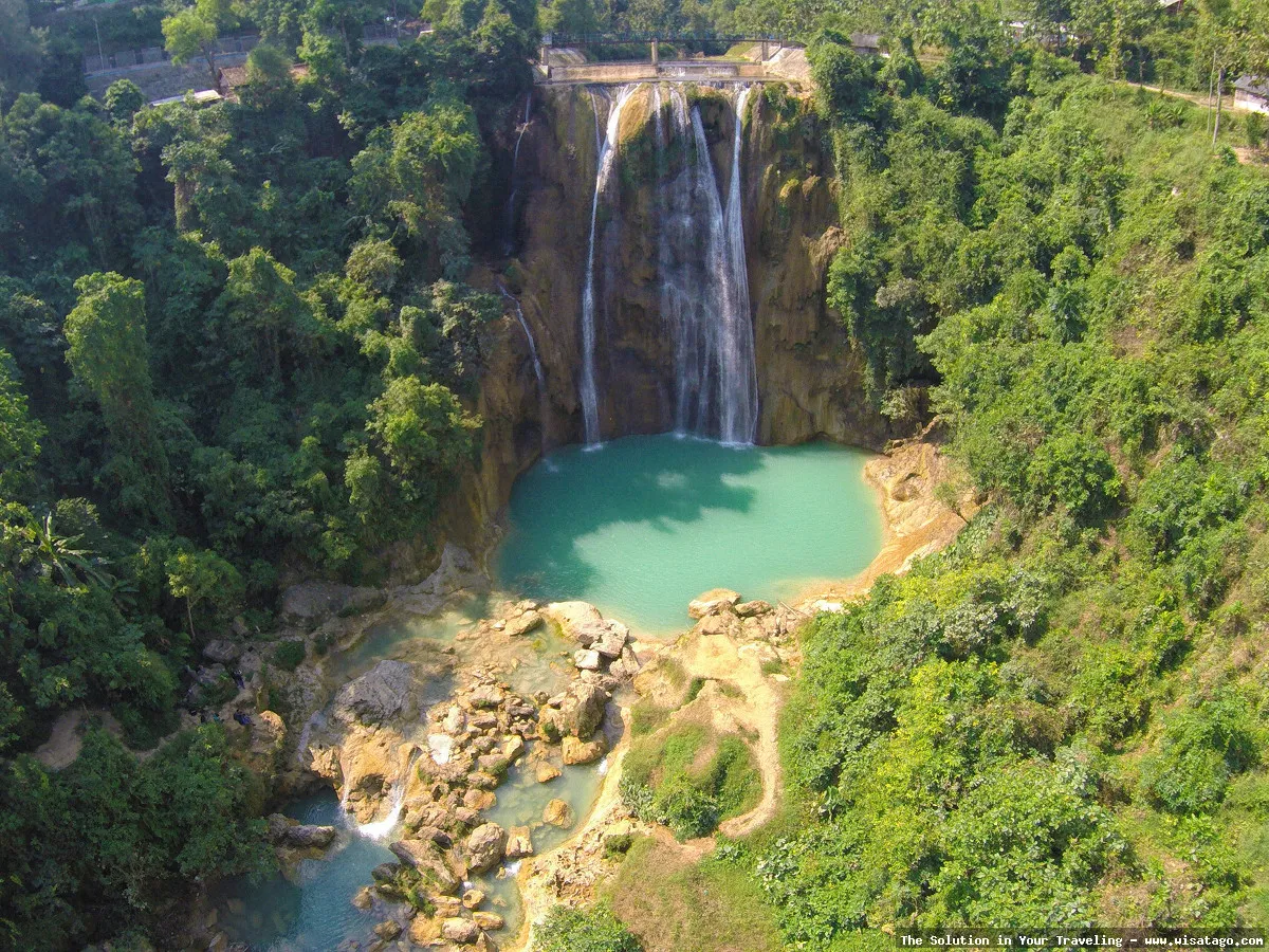 Air Terjun Nglirip: pesona alam Tuban.