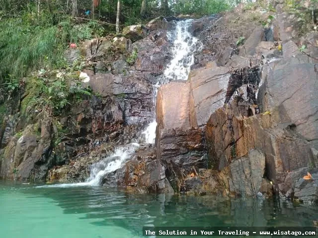 Air Terjun Pongkar yang menawan alami