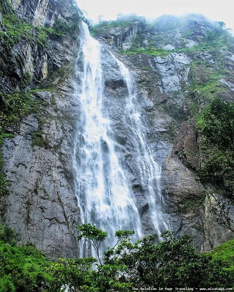 Air Terjun Sambabo yang mempesona.