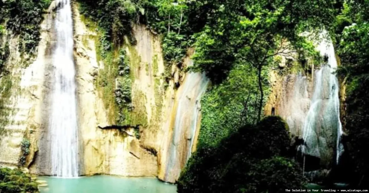 Air Terjun Samparona yang menawan alami