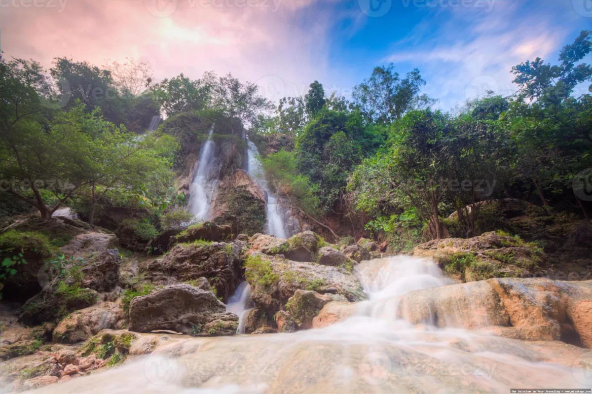 Air Terjun Sri Gethuk menawan alami