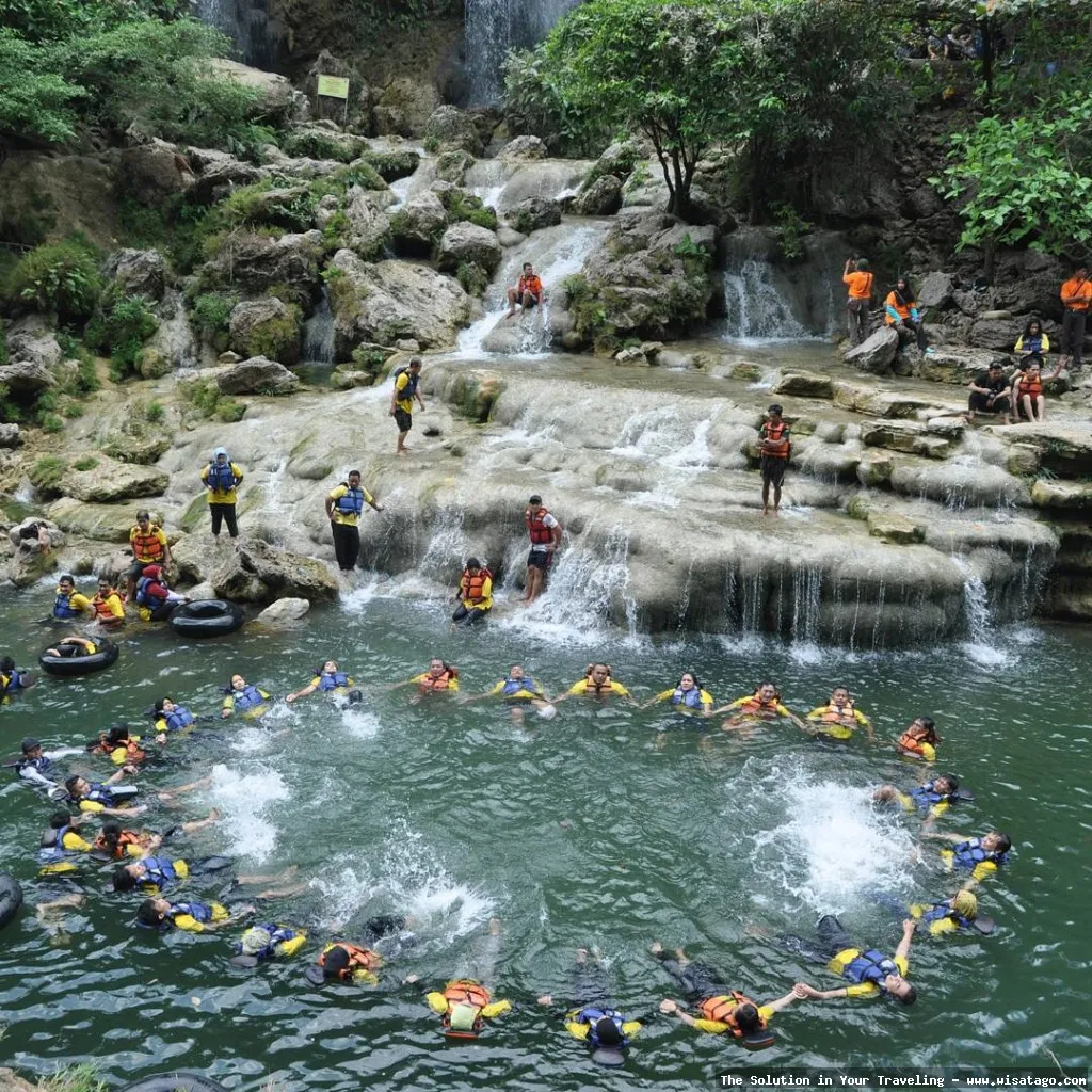 Air Terjun Sri Gethuk memukau alami
