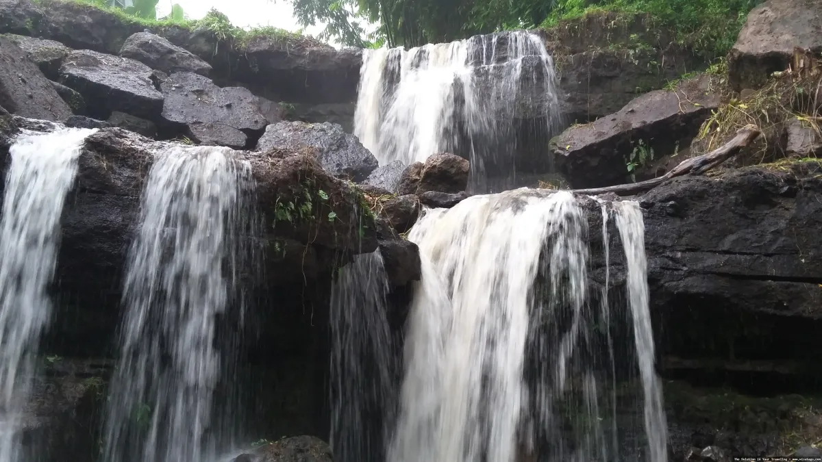Air Terjun Sumber Salak yang menawan