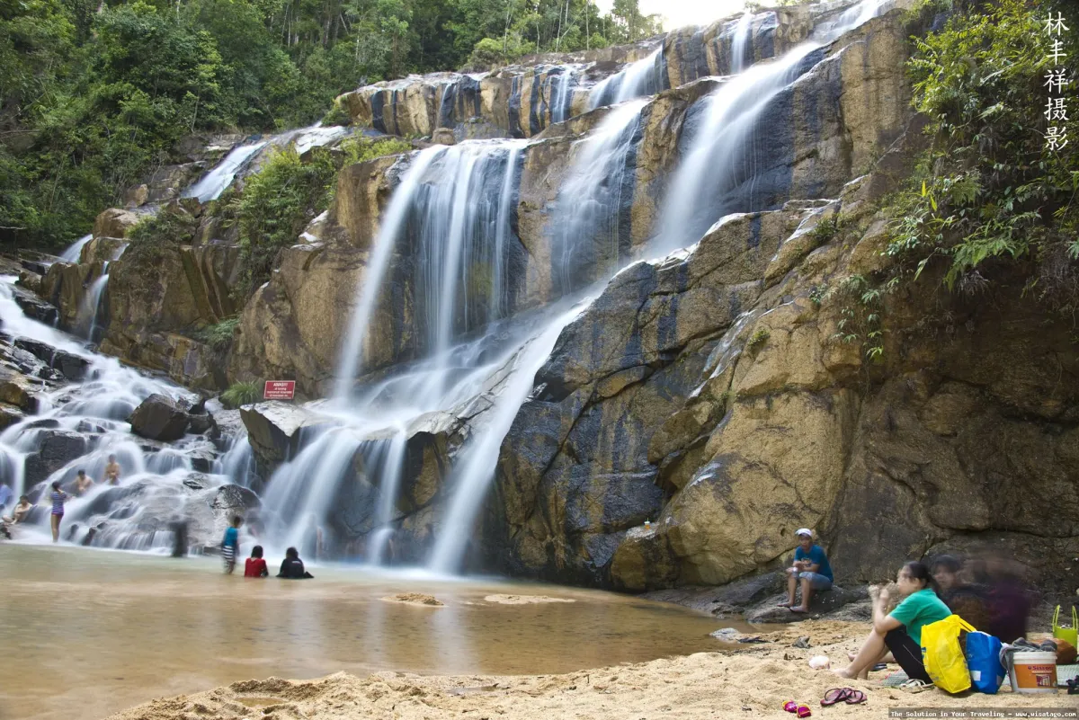 Air Terjun Sungai Medang yang menawan
