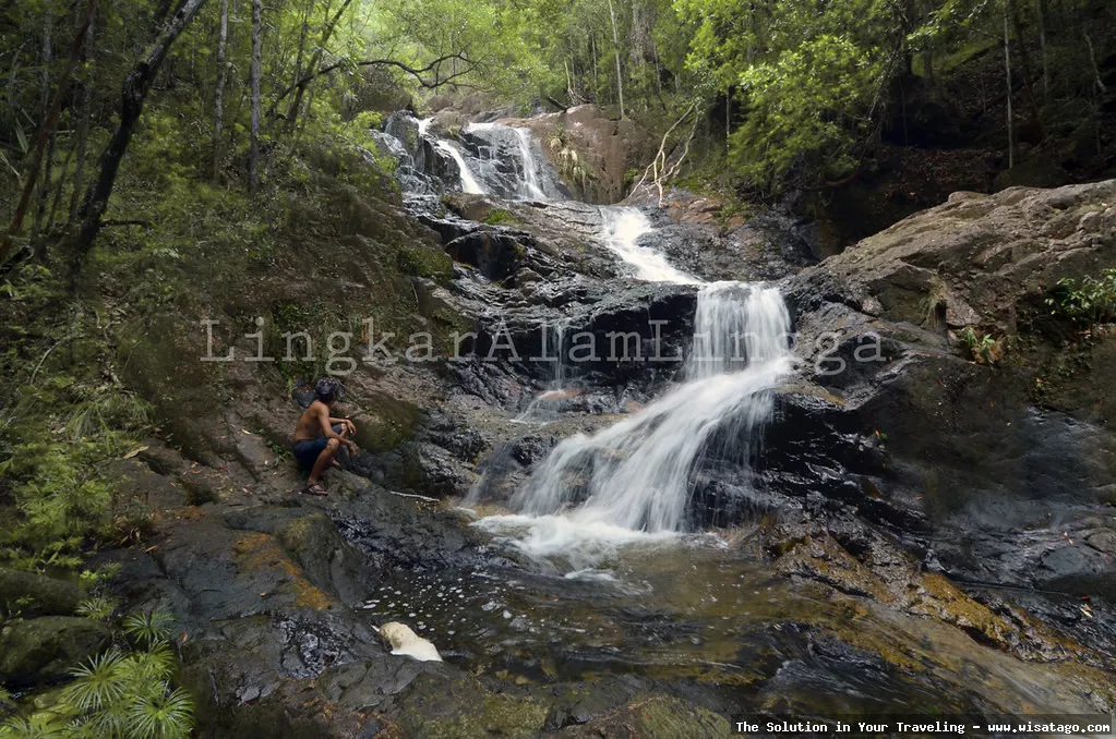 Air Terjun Tande yang menawan alami