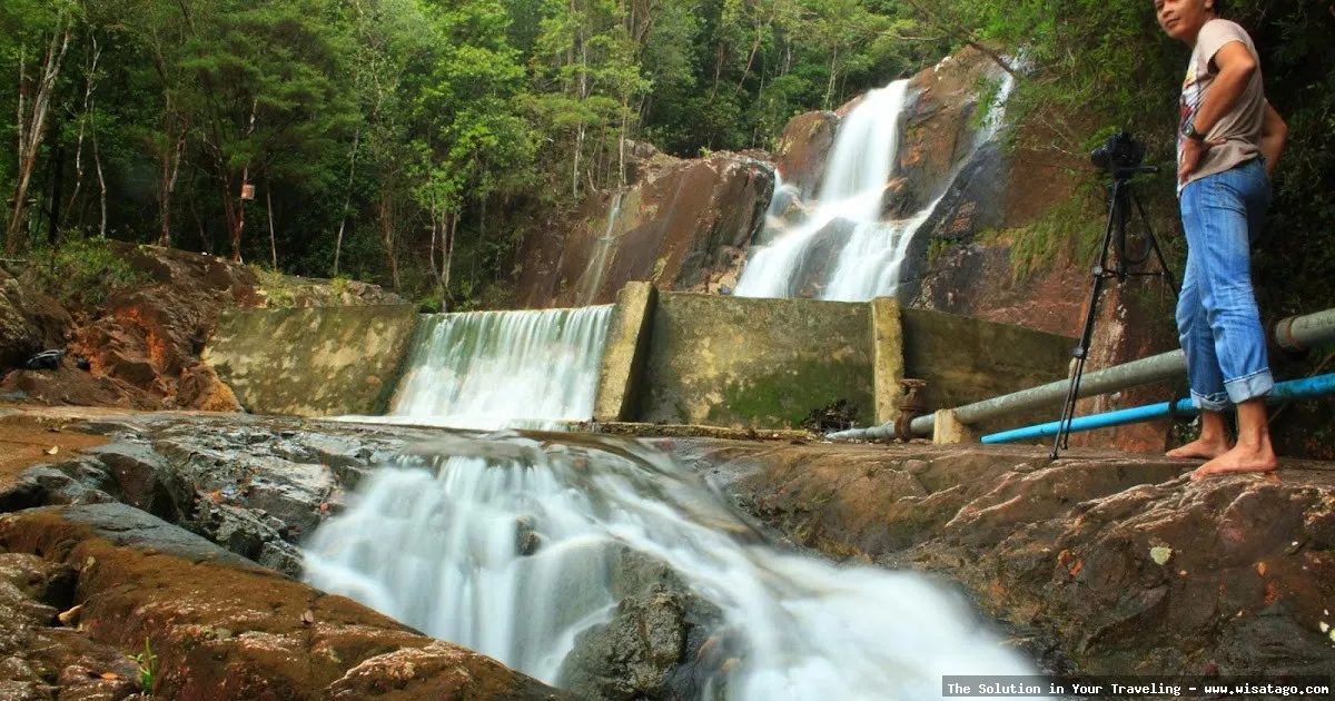 Air Terjun Tande yang menawan alami