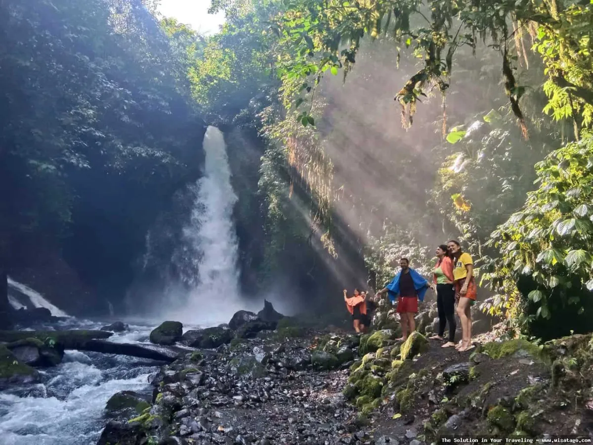 Air Terjun Telunjuk Dewa Raung memukau.