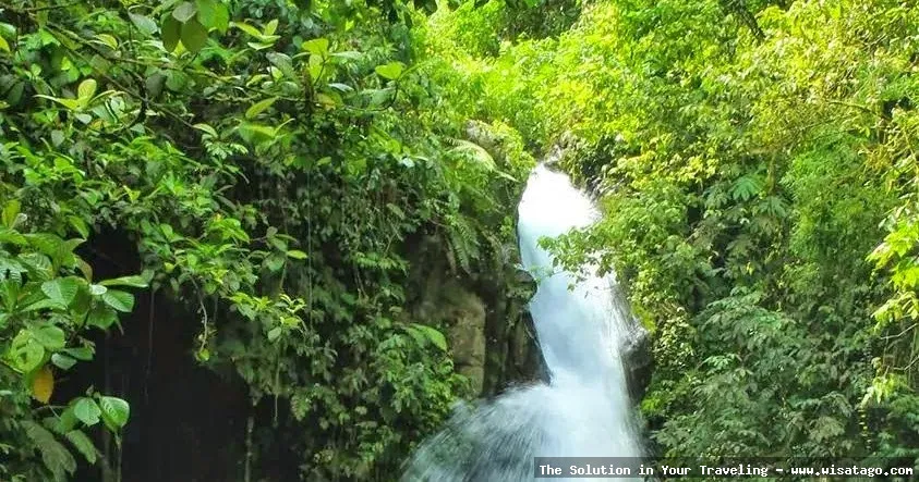 Air Terjun Telunjuk Dewa Raung nan indah