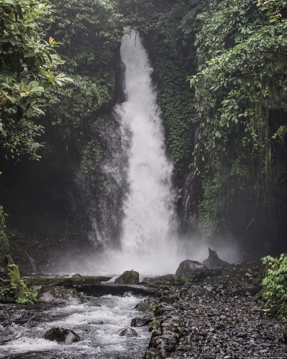 Air Terjun Telunjuk Dewa Raung menakjubkan