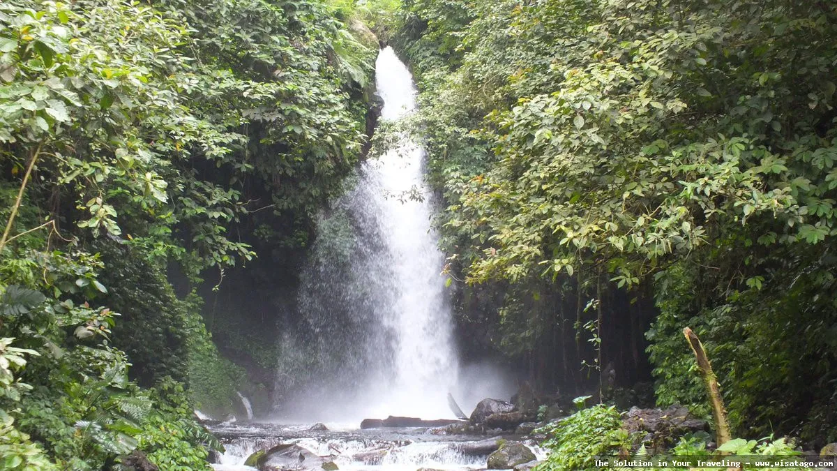 Air Terjun Telunjuk Dewa Raung mempesona