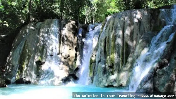 Air Terjun Tesbatan yang menawan alami