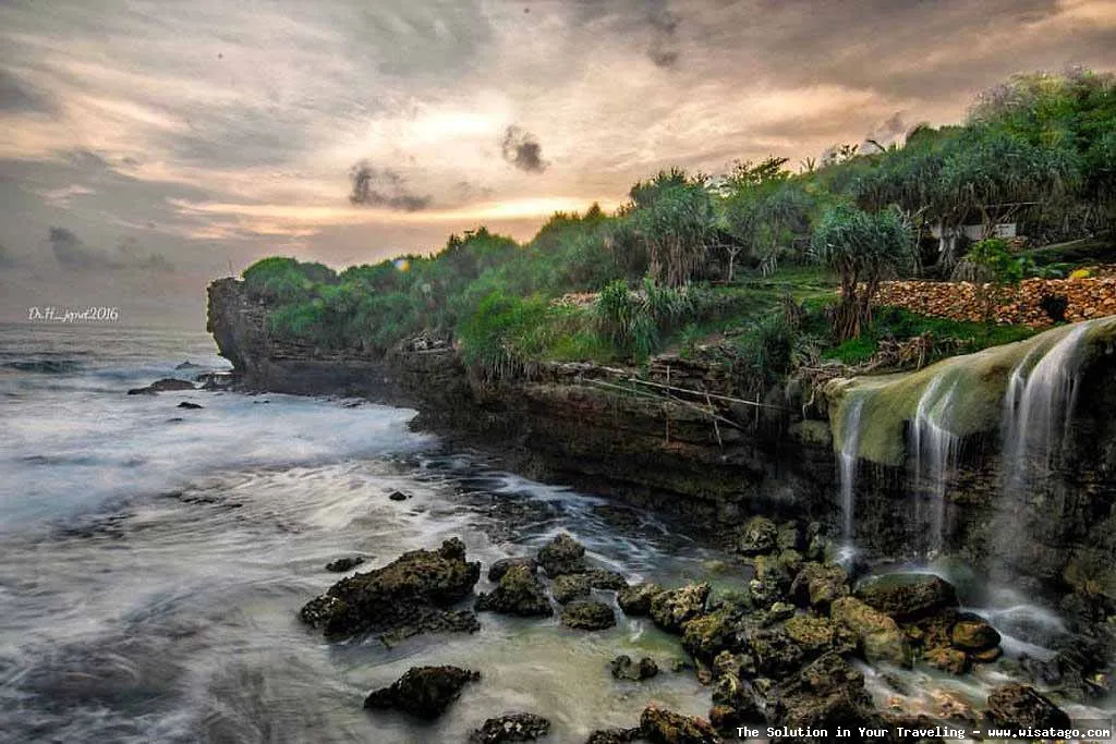 Air Terjun Toroan mempesona dari dekat