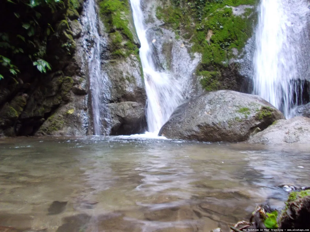 Air Terjun Tujuh Tingkat yang menawan